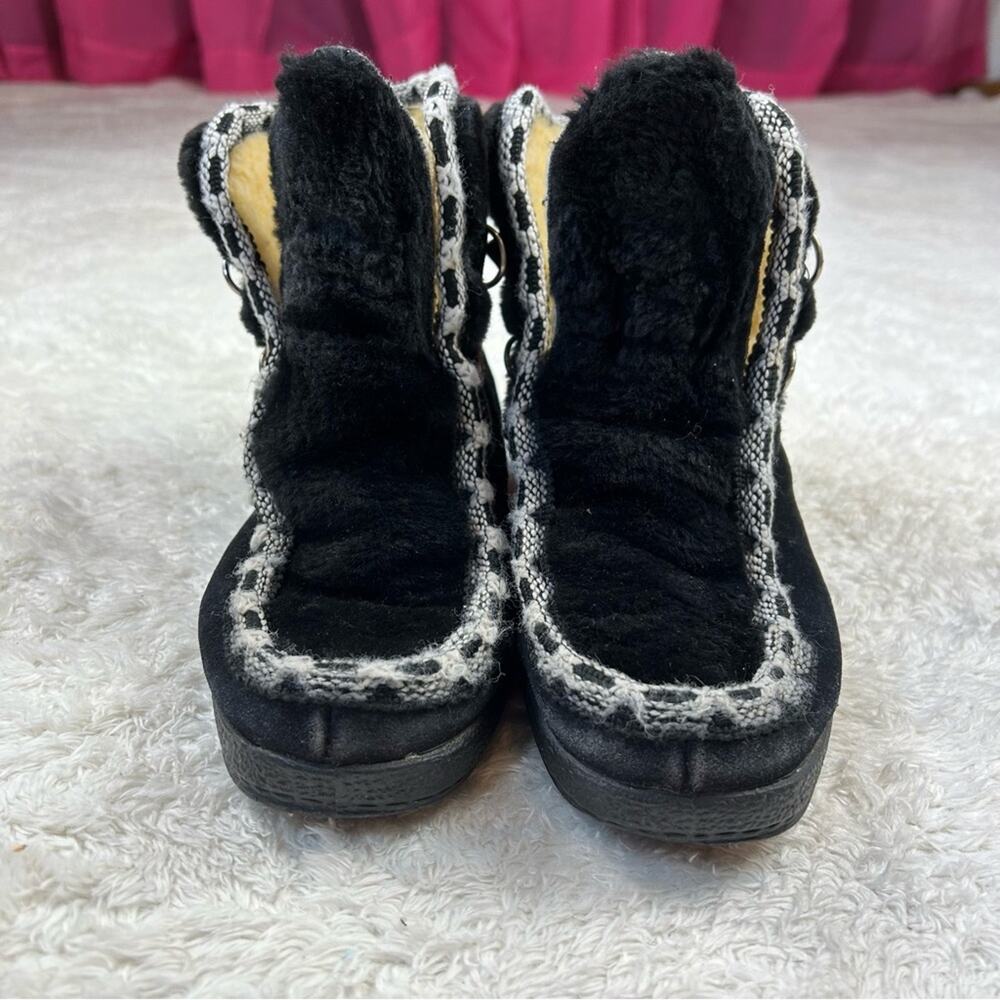 Vintage Yodeler Snowland fur and suede‎ mini wedge moccasin boots, size 7
